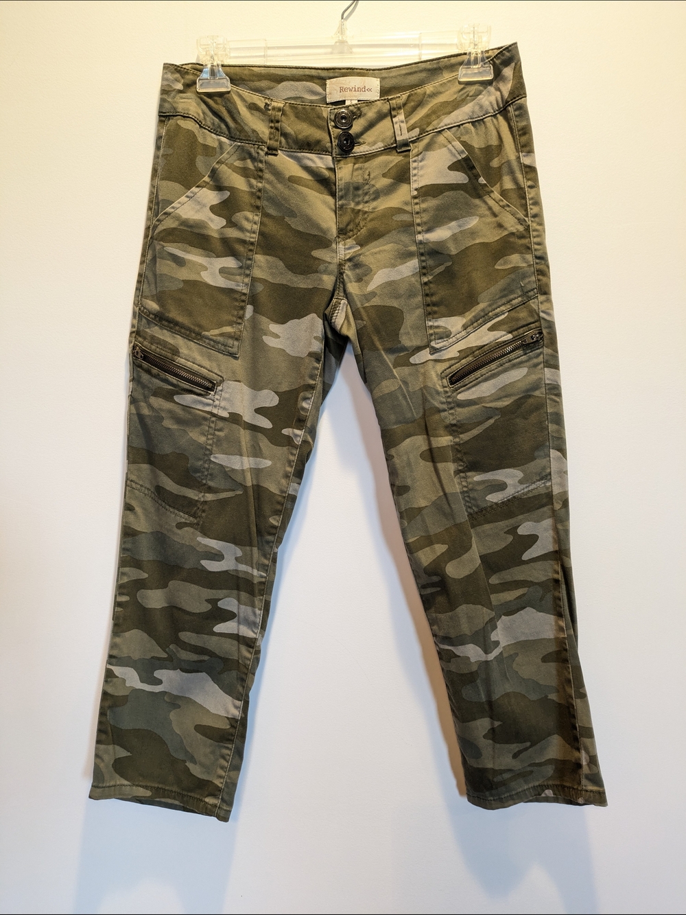 Rewind Women's Olive Camo Cargo Capris Size 5